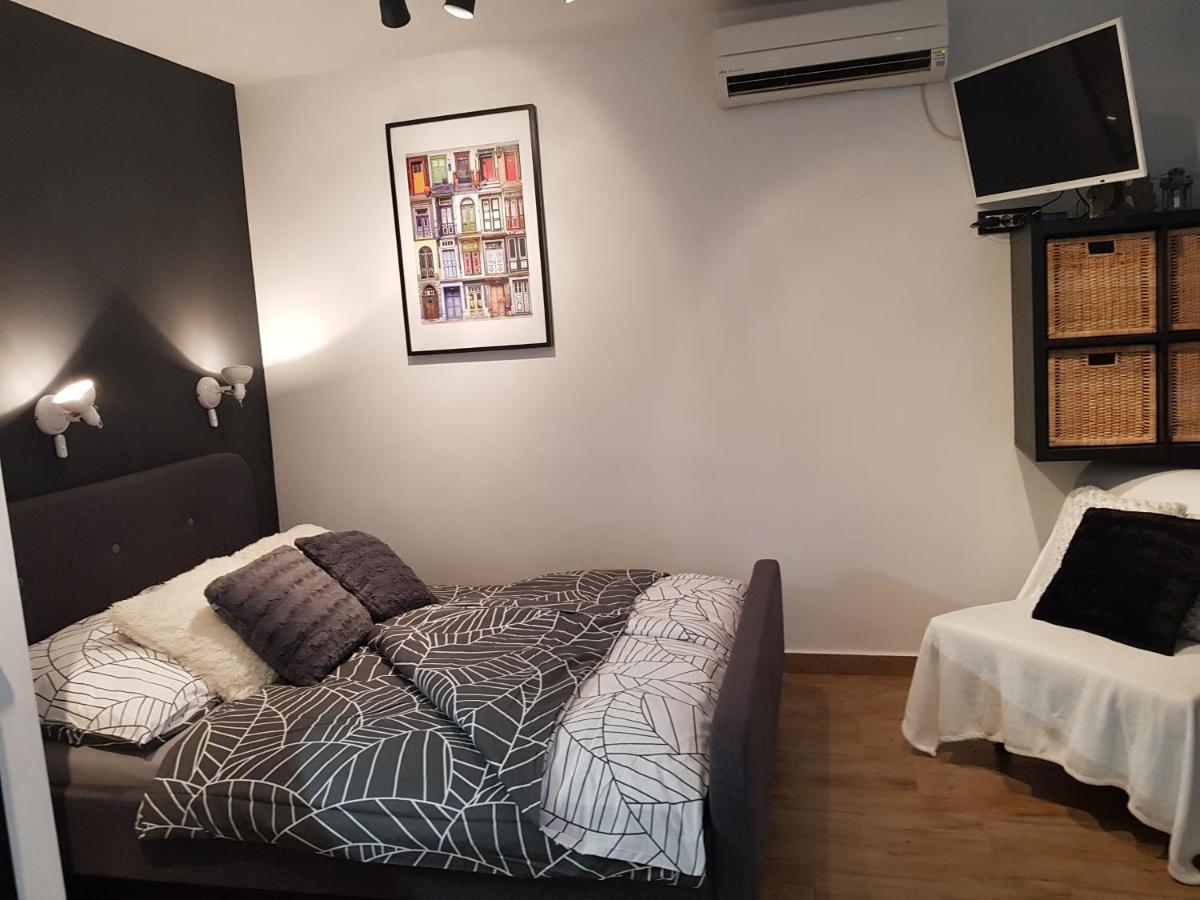 A Place To Remember In Apartment *